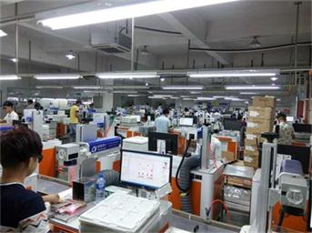 塑膠材質激光打標生產現(xiàn)場 (2)